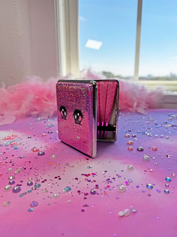 Kawaii Eyes Cigg Case
