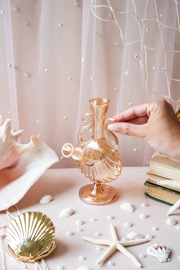 Shell Vase Bong