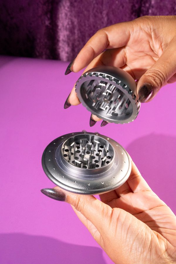Saturn Grinder