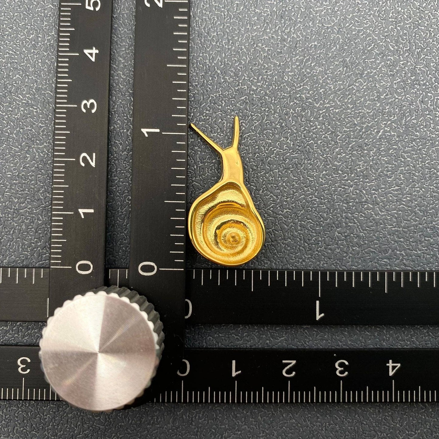 Snail Studs