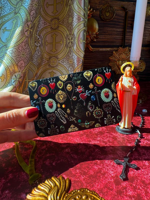 Sacred Hearts Tin